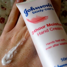 Johnson’s 24hr Moisture Hand Cream
